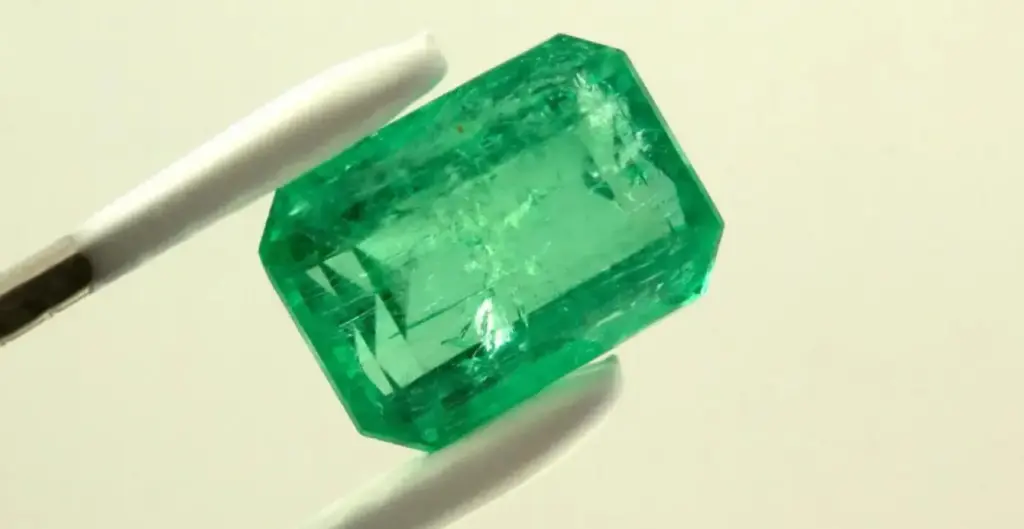 RECTANGULAR EMERALD