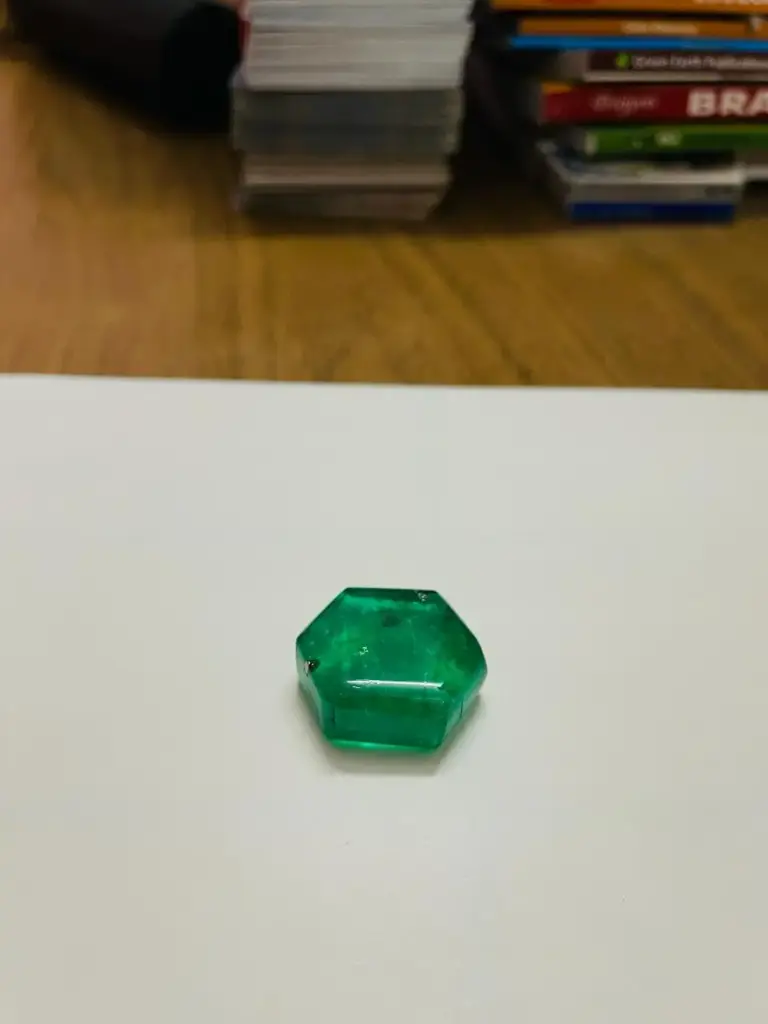 HEXAGON EMERALD