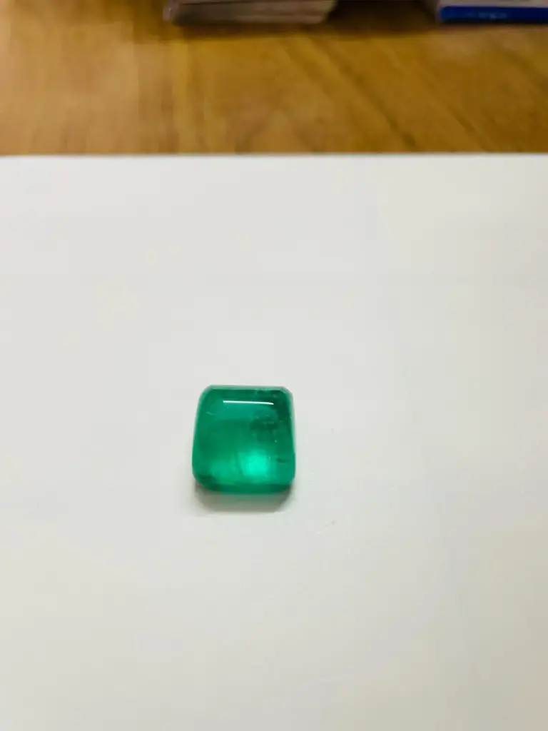 OVAL EMERALD